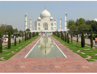 Taj Mahal Tour by Luxury Car from Delhi